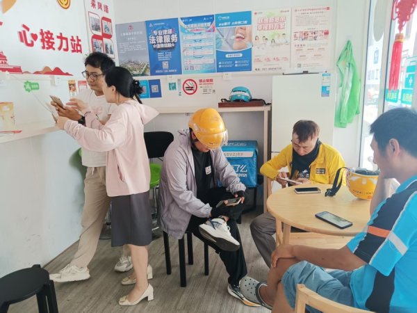 启远网  围墙内外，共织暖网：嘉定区新成路街道的街区治理密码